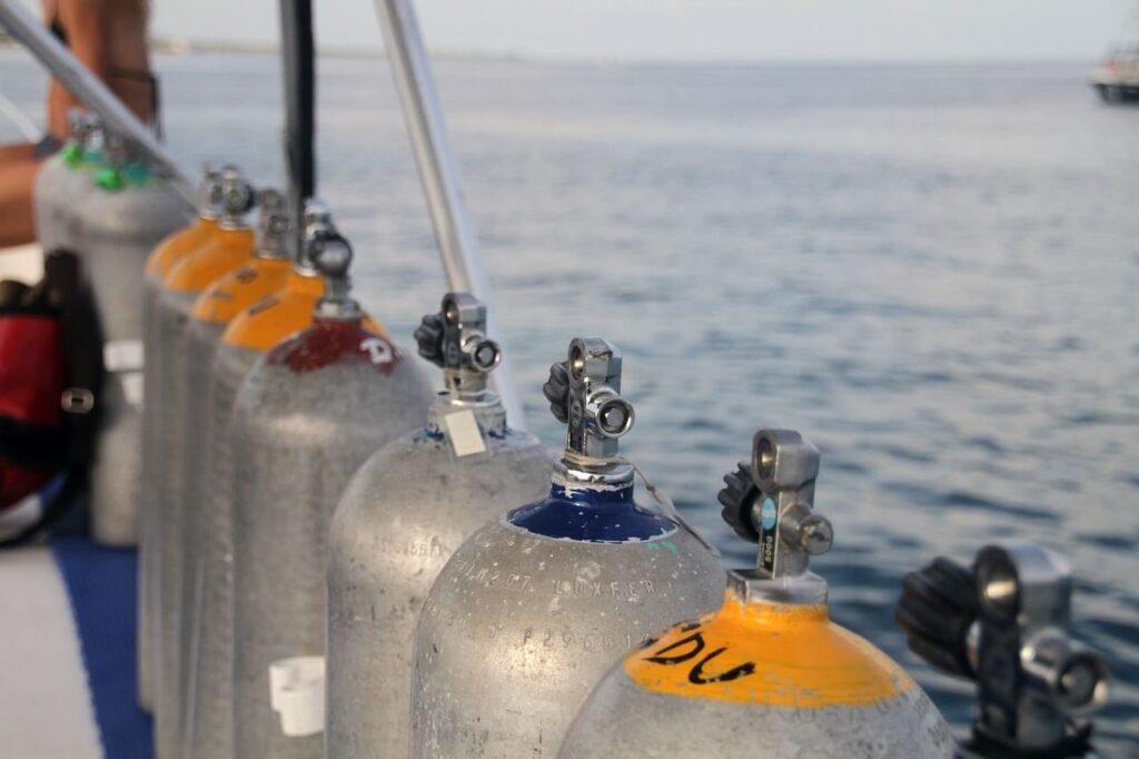 scuba tank